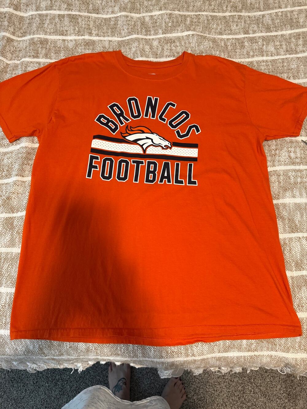 Official NFL Team Apparel Denver Broncos football T-shirt size XL